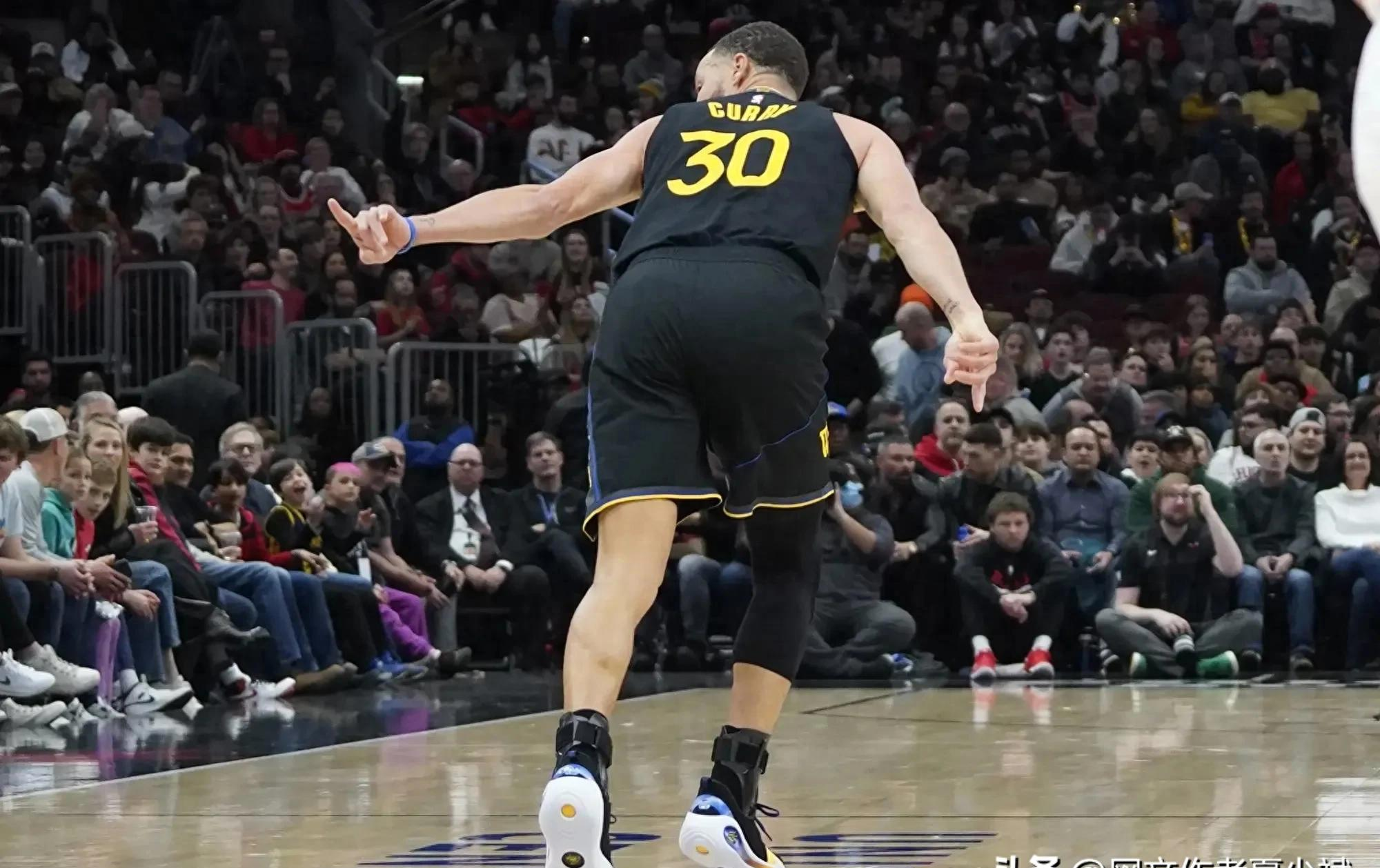 包含独行侠逆转黄蜂,赢得四连胜积极冲击季后赛席位的词条 包含独行侠逆转黄蜂,赢得四连胜积极冲击季后赛席位的词条