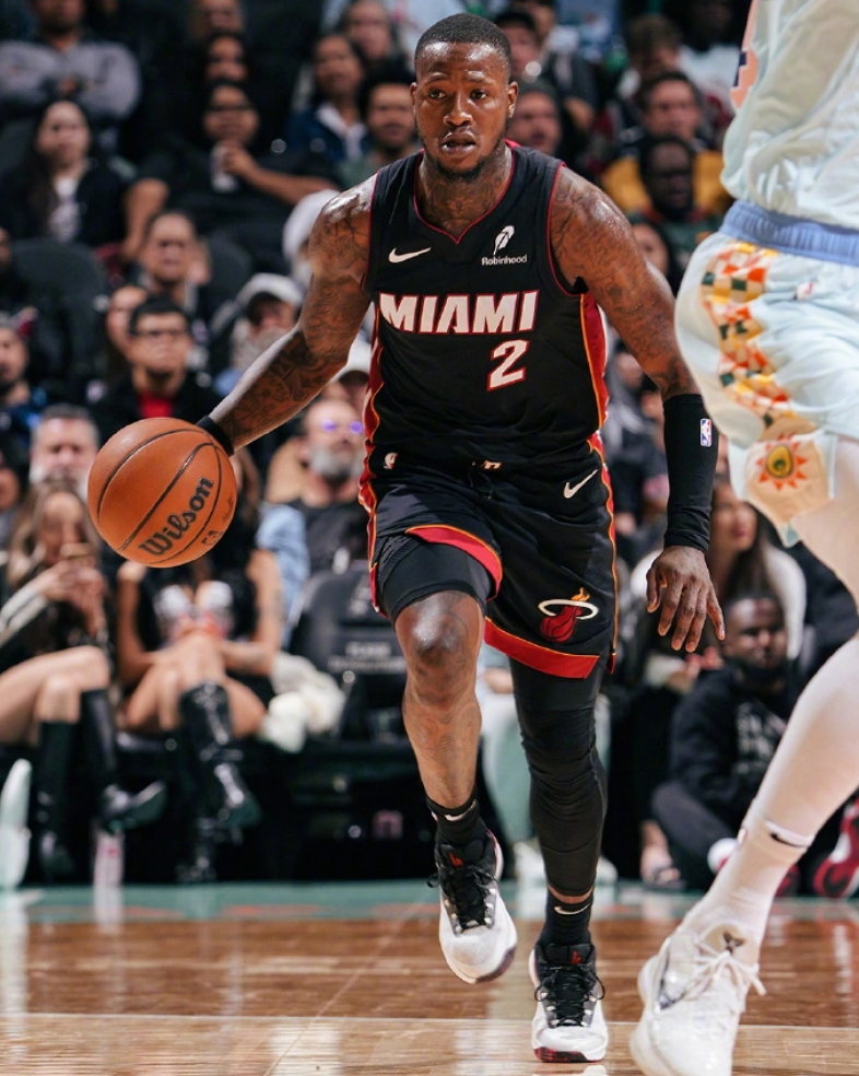 热火逆转胜马刺，保持良好战绩