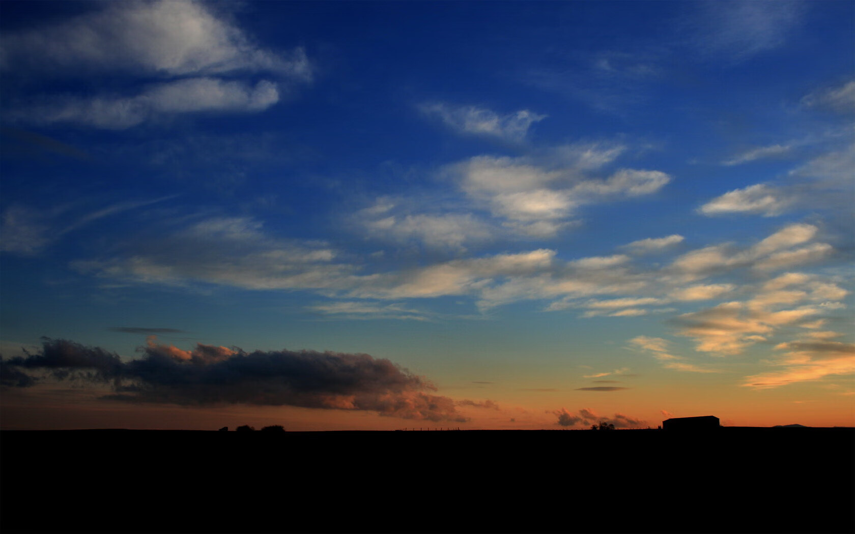 隐秘引擎,从万金油到阵眼,罗德里如何在哈维棋局中悄然升变?