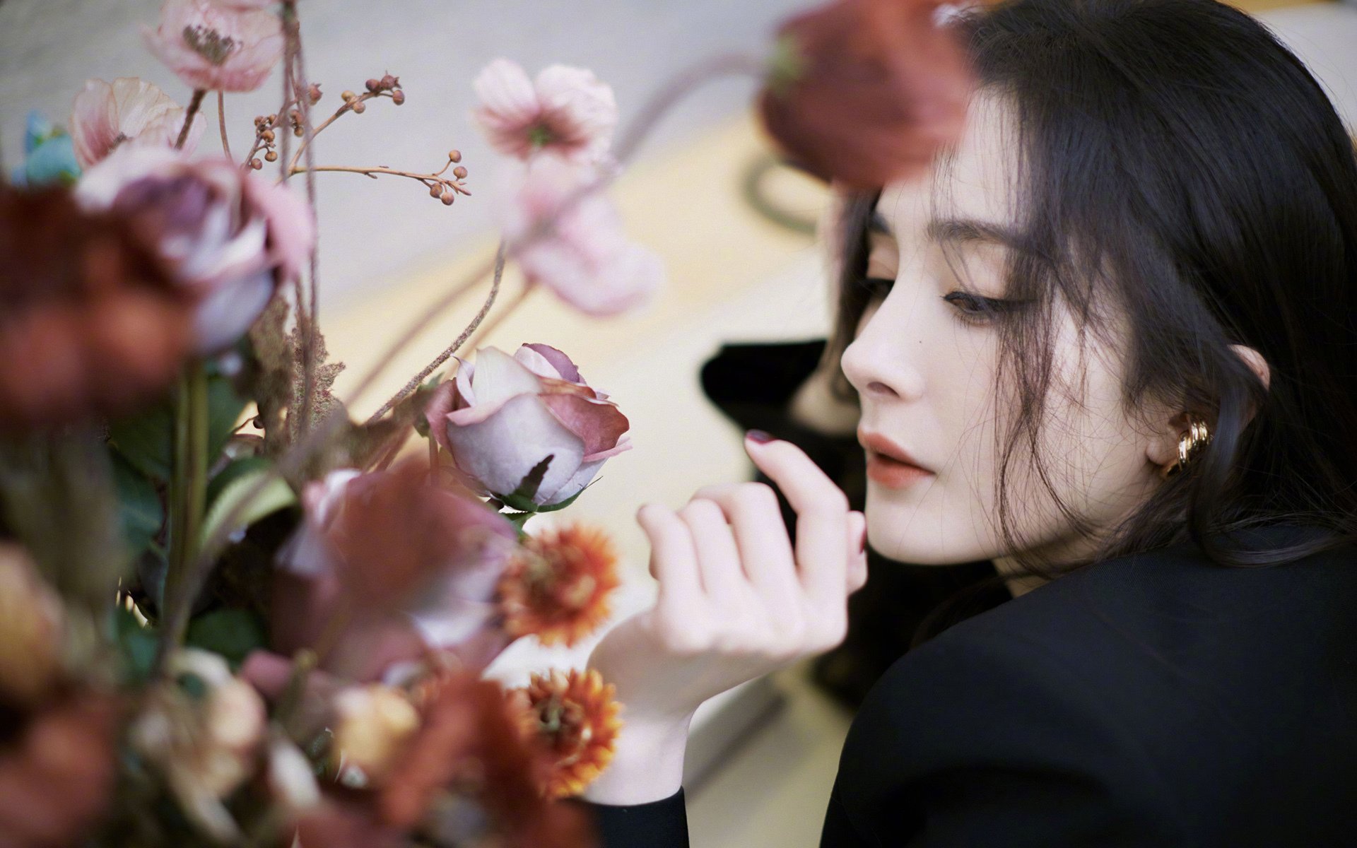 绿茵德黑兰，当波斯铁壁遭遇加泰罗尼亚洪流，卡瓦哈尔于重压下淬火成钢